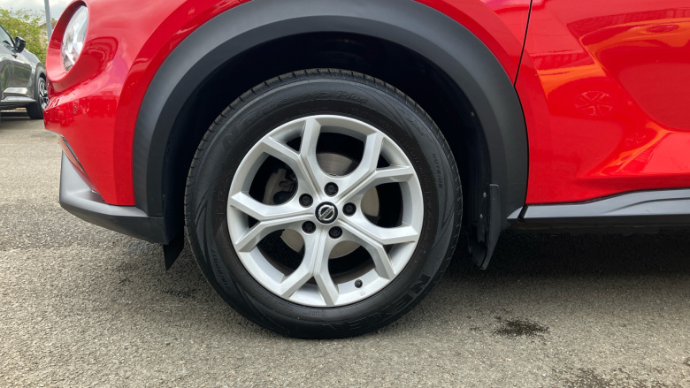 Nissan Juke 1.0 DiG-T N-Connecta 5dr Petrol Hatchback